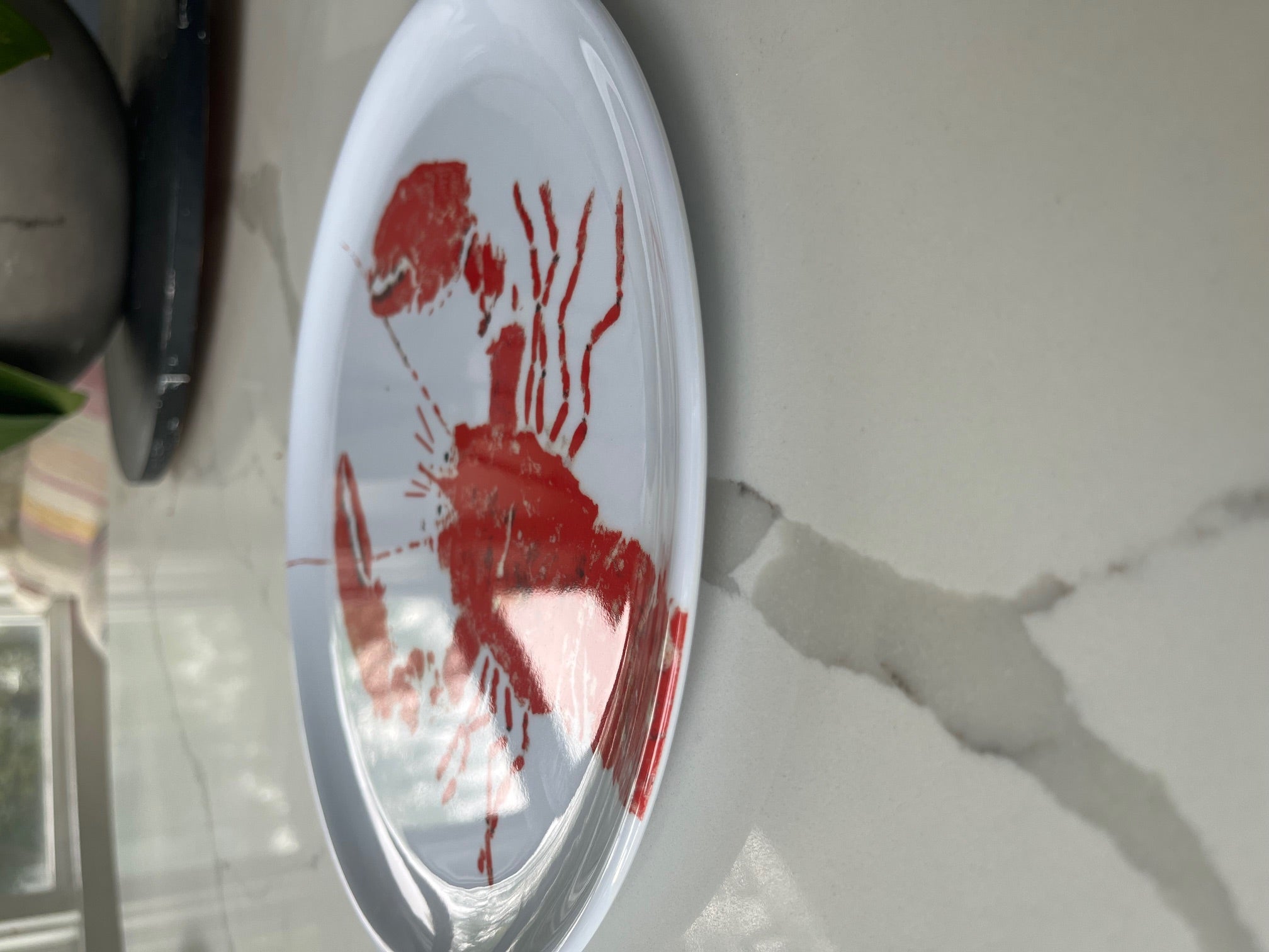 FishAye Red Lobster Plate | Gold Charger for Dinner Plates